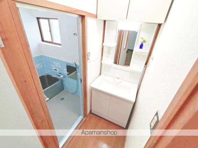 和歌山線 志都美駅 徒歩17分 2階建 築48年の内装写真