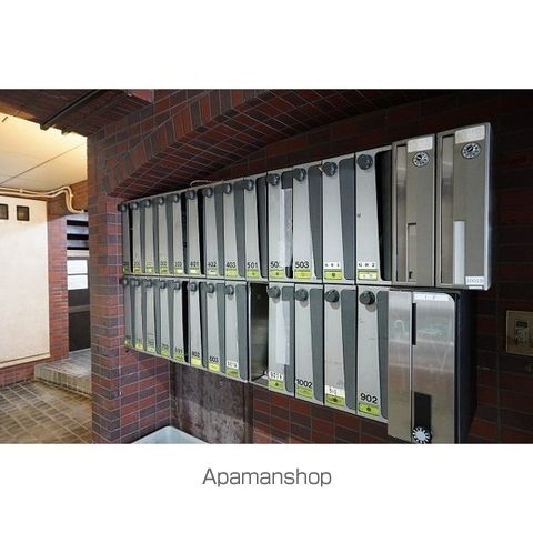 メゾン丸十の玄関写真