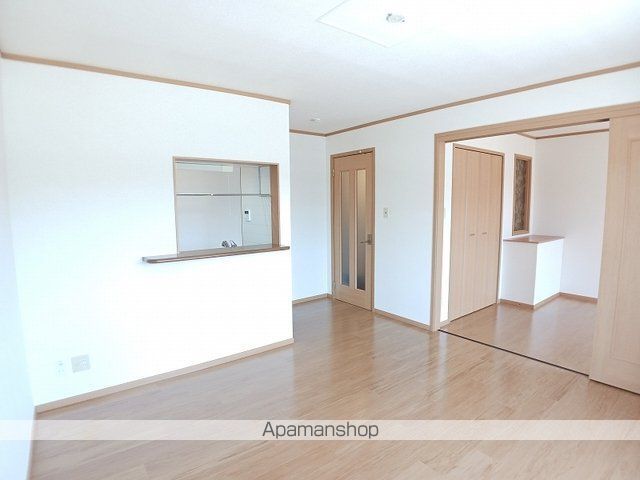 エアリーコート ウエストの内装写真