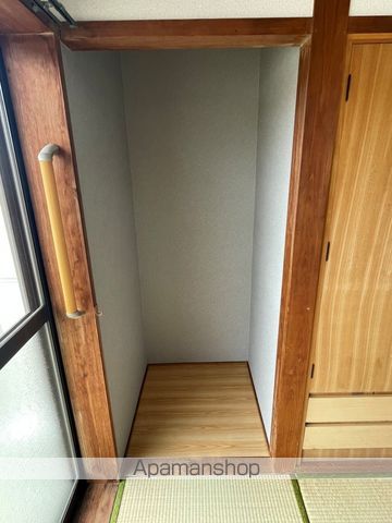 ミーテルーチェ坪井IIの内装写真