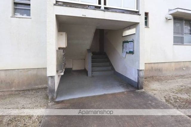 ビレッジハウス棚田山2号棟の玄関写真
