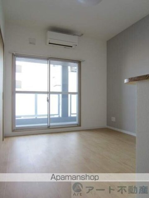 ＭＡＹＦＡＩＲ　ＳＴＡＴＩＯＮ　ＦＲＯＮＴ　ＰＲＥＭＩＵＭ[1LDK/31.04m2]のリビング・居間