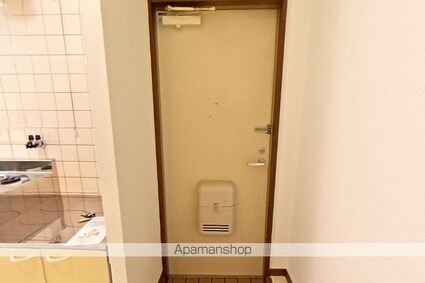パインヴィレッジ[1R/21.4m2]の玄関