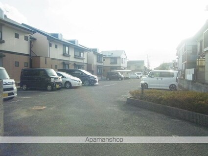 和歌山県和歌山市西庄[3DK/53.48m2]の駐車場2