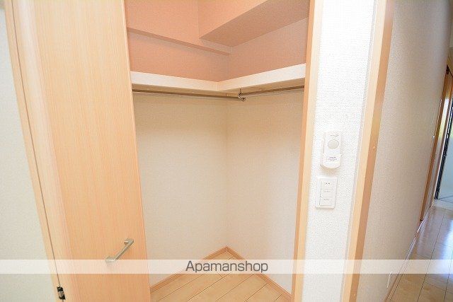 ルイシャトレ鏡の内装写真