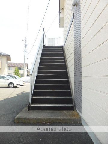 サープラス3M B棟の外観写真