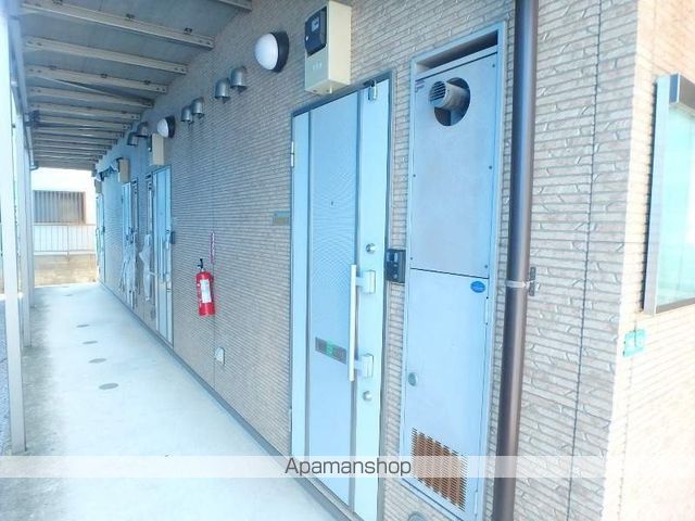アンプルールクラージュ西青木の玄関写真