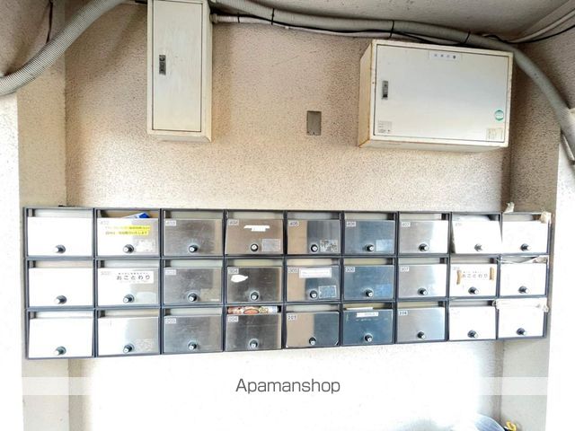 天然館ビルIの玄関写真