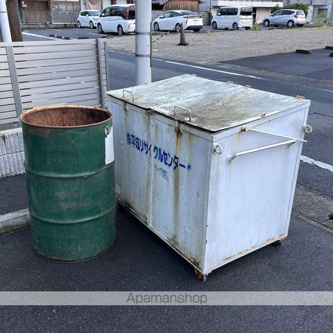 クレストKの玄関写真