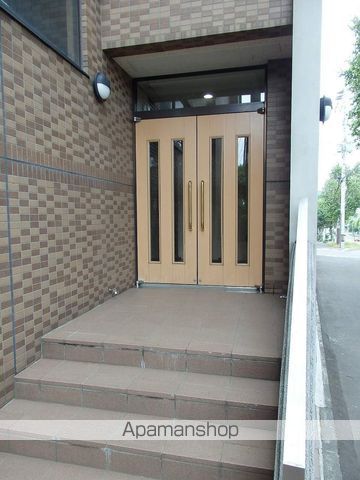 宮の森シャルムいずみの玄関写真