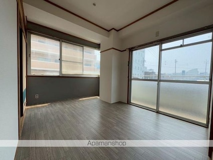 香川県高松市城東町２丁目[2LDK/63.72m2]のリビング・居間