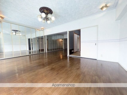 クローバーハイツ森小路２号棟[1LDK/64m2]のリビング・居間