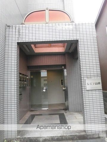 シエテ高槻の玄関写真