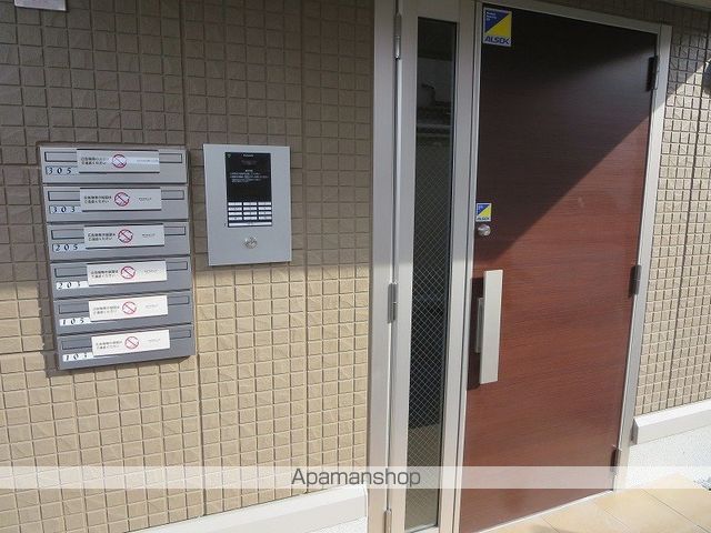 ボンシック1番館の玄関写真