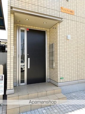 ラクト鶴江の玄関写真