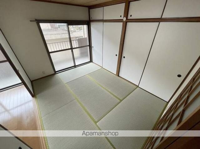 ファミール末吉の内装写真