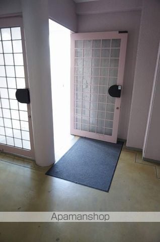 アイシス服部の玄関写真