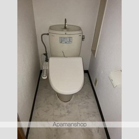 エメラルドグリーン中の島の内装写真