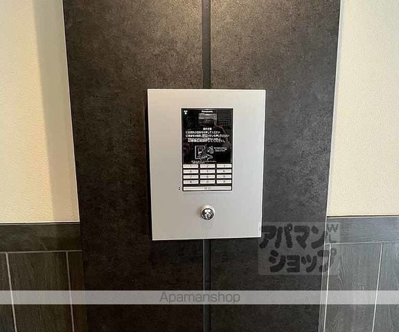 間之町御池レジデンスの玄関写真