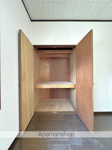 関根戸建て 西棟の内装写真