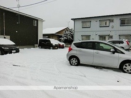 ロビンⅡ[1LDK/42.82m2]の駐車場1