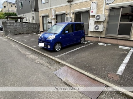デュークエリート[1K/20.28m2]の駐車場1
