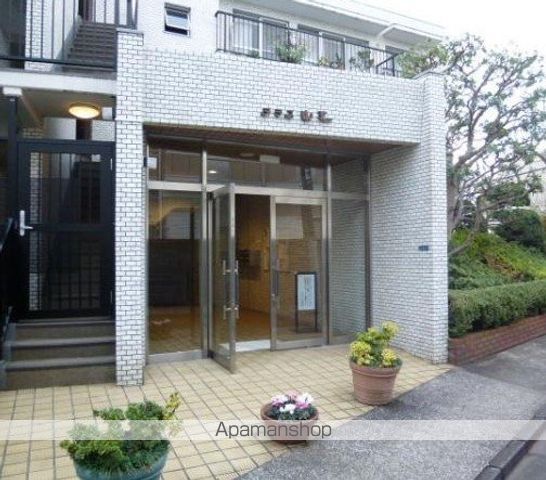 テラス山王の玄関写真
