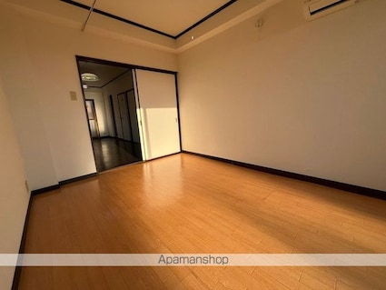 ロイヤルコーポ琴の浦Ⅱ[1LDK/32.6m2]の内装3
