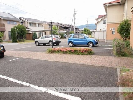 カサデルアモール[2DK/47.61m2]の駐車場1