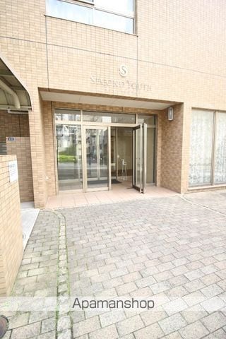 せかんどゆーす西口の玄関写真
