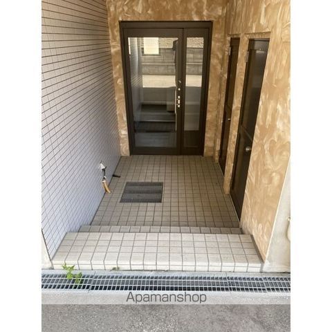 ファミーユB・Pの玄関写真