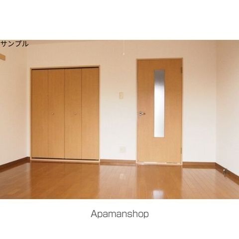 SURPLUS由佳の内装写真