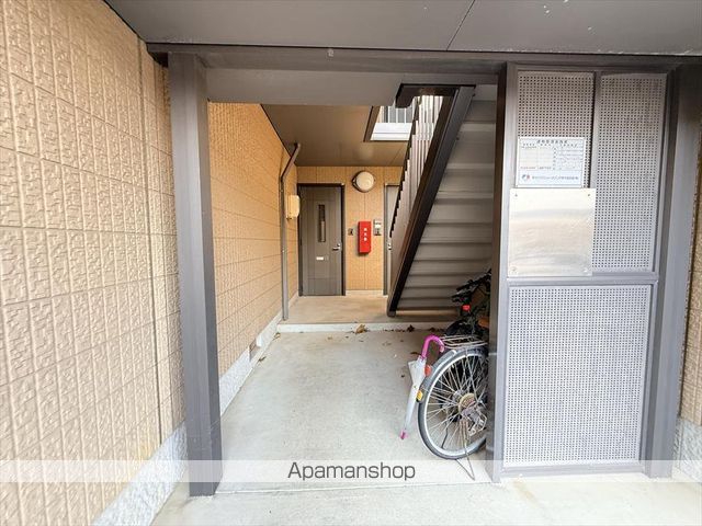 ファミーユ中野A棟の玄関写真