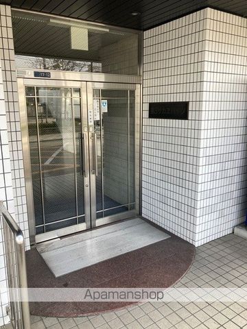 第三サカエハイツの玄関写真
