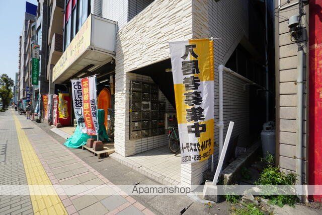 ニッショウビルの玄関写真