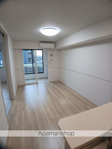 ソラリアIIの内装写真