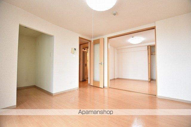 パラディーゾ412の内装写真