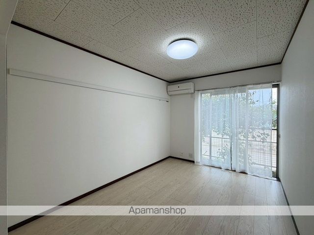 メゾネット ラフィーネの内装写真