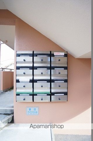 UハイツBの玄関写真