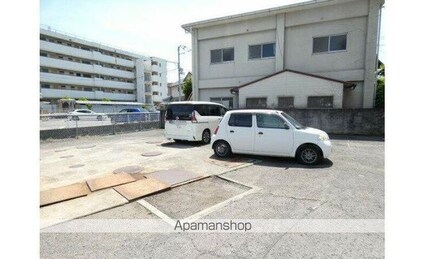 アカデミア横河原[1R/25.51m2]の駐車場3