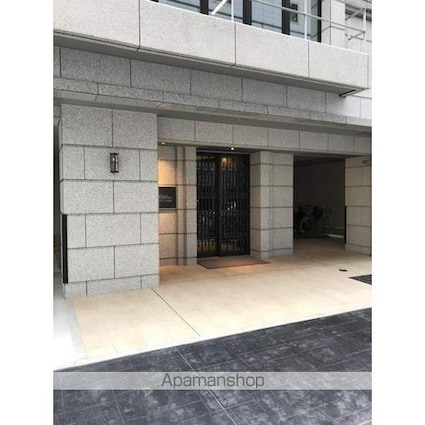 大阪府大阪市中央区道修町１丁目[1K/28.66m2]のエントランス