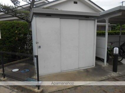 コージコート[2LDK/55.84m2]の共用部2
