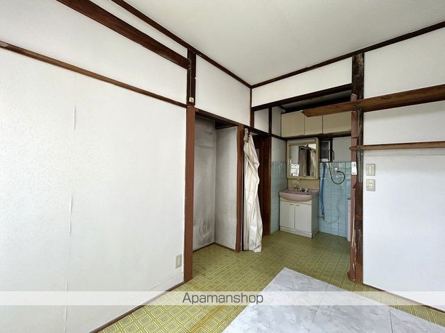 高崎線 本庄駅 徒歩12分 2階建 築54年の内装写真