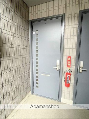メゾンセレーノBの玄関写真