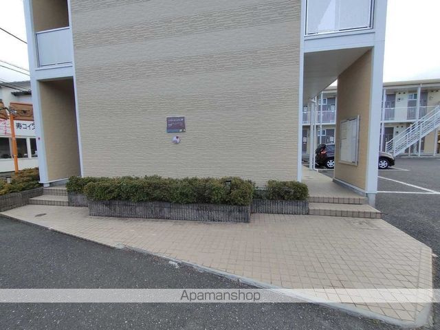 レオパレス小荷田2の玄関写真