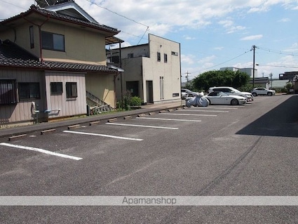シャーメゾンシロタＢ[1K/25.06m2]の駐車場3