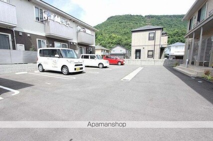シャインポート屋島Ⅳ　Ａ棟[2LDK/56.15m2]の駐車場