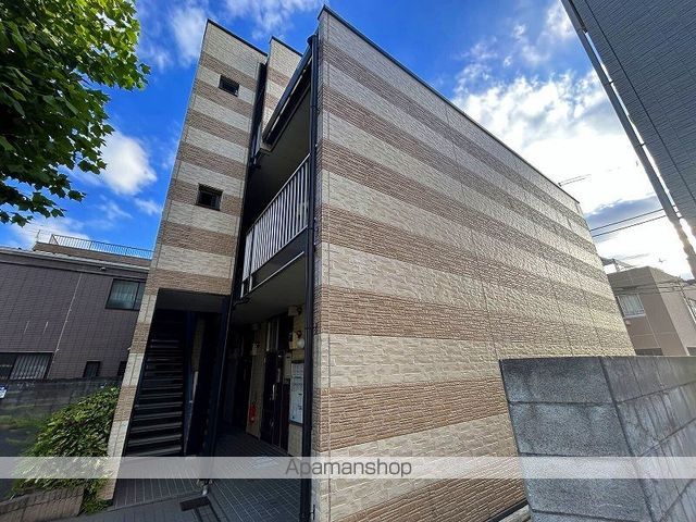 レオパレス目白通の外観写真