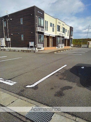 グランシェル　Ｂ[2DK/42.89m2]の駐車場