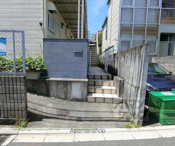 プチハウスしのざきの玄関写真